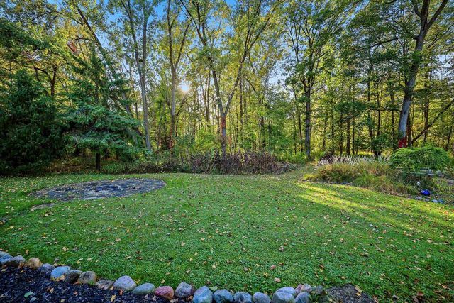 4569 EDGEWATER BEACH ROAD, Green Bay, WI 54311