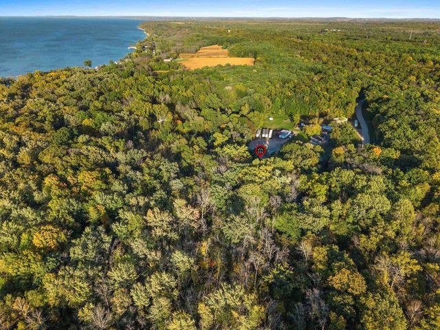 4569 EDGEWATER BEACH ROAD, Green Bay, WI 54311