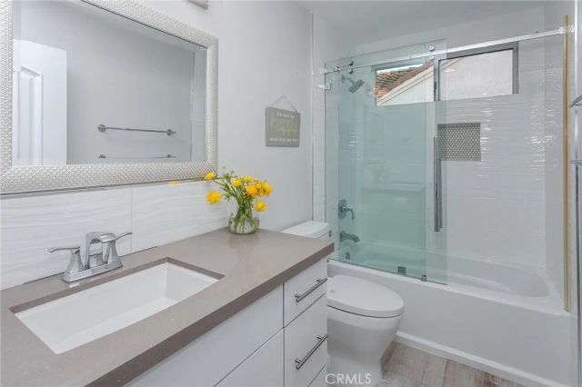 23218 Runnymede Street, West Hills, CA 91307