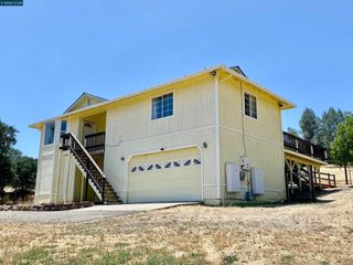 2707 River View Rd, Clearlake Oaks, CA 95423