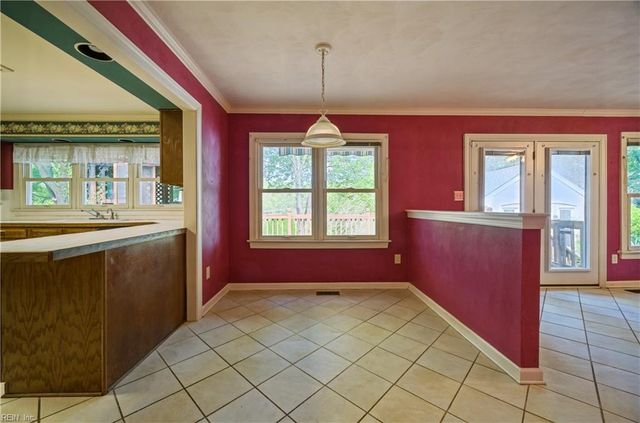 220 Marsh Island DR, Chesapeake, VA 23320