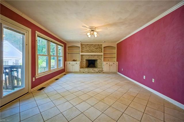220 Marsh Island DR, Chesapeake, VA 23320