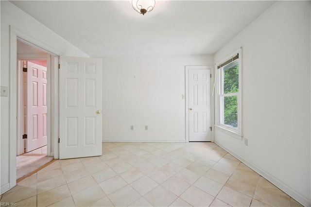 220 Marsh Island DR, Chesapeake, VA 23320
