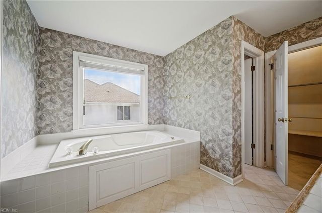 220 Marsh Island DR, Chesapeake, VA 23320