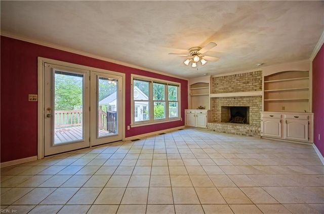 220 Marsh Island DR, Chesapeake, VA 23320