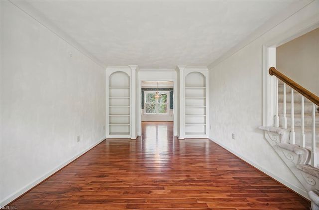 220 Marsh Island DR, Chesapeake, VA 23320