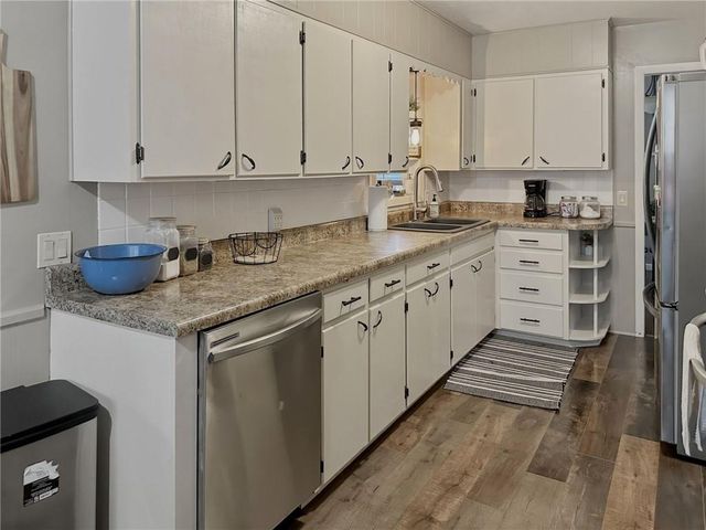 241 Southwest Drive, Chillicothe, MO 64601