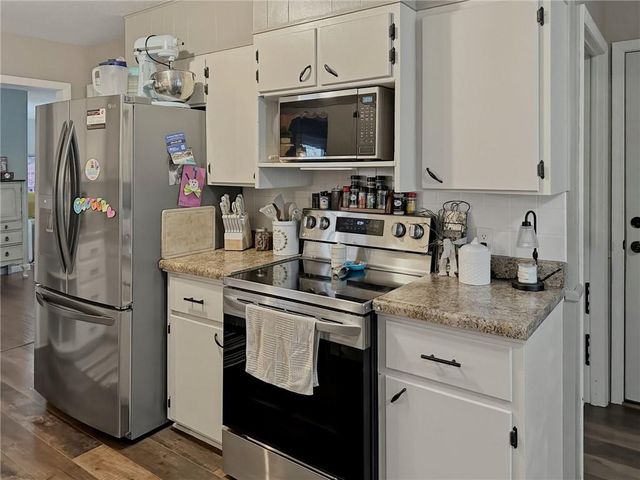 241 Southwest Drive, Chillicothe, MO 64601