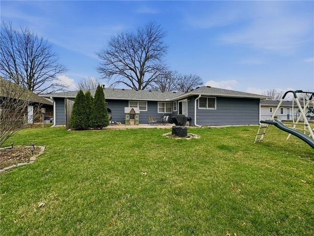 241 Southwest Drive, Chillicothe, MO 64601