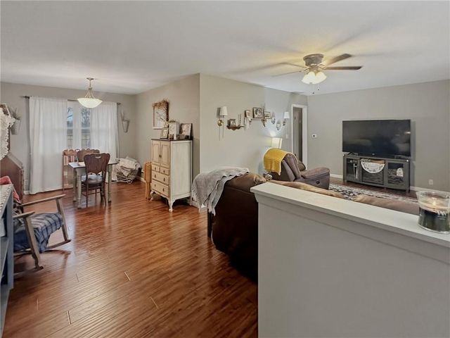 241 Southwest Drive, Chillicothe, MO 64601