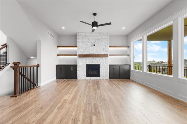 1709 SW Arbor Park Drive, Lee's Summit, MO 64082