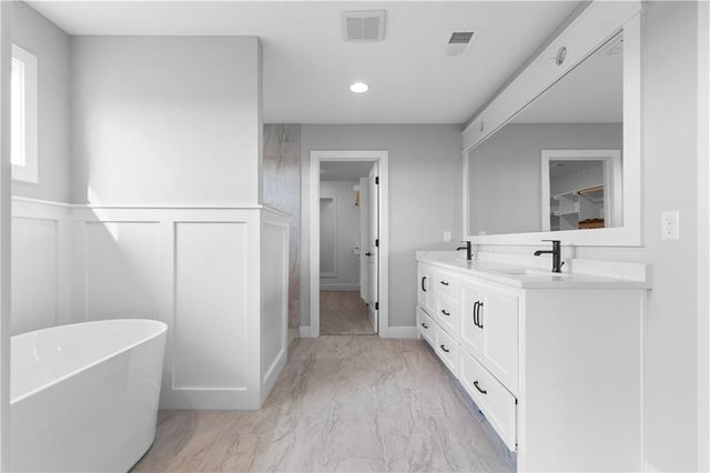 1709 SW Arbor Park Drive, Lee's Summit, MO 64082