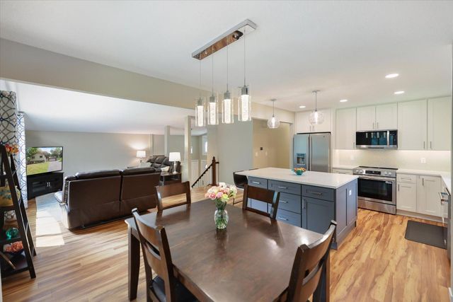 8944 Darnel Road, Eden Prairie, MN 55347
