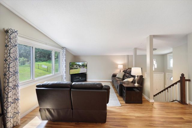 8944 Darnel Road, Eden Prairie, MN 55347