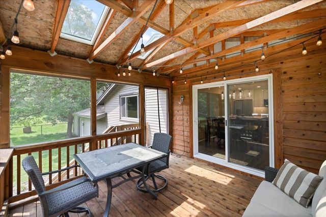 8944 Darnel Road, Eden Prairie, MN 55347