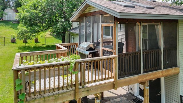 8944 Darnel Road, Eden Prairie, MN 55347