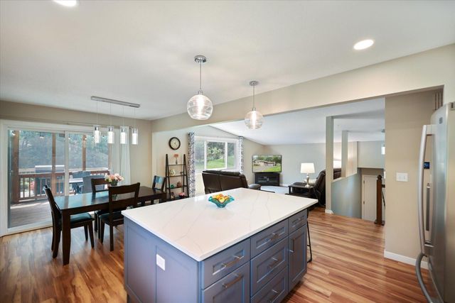 8944 Darnel Road, Eden Prairie, MN 55347