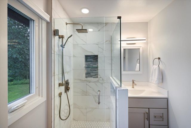 8944 Darnel Road, Eden Prairie, MN 55347