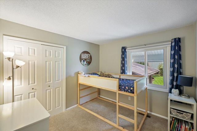 8944 Darnel Road, Eden Prairie, MN 55347