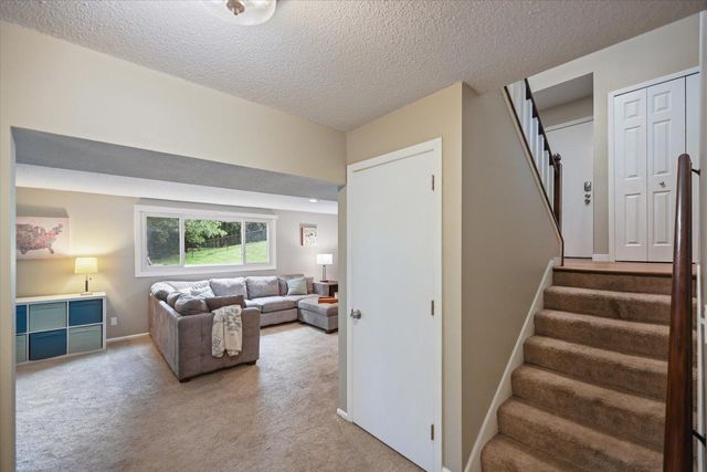 8944 Darnel Road, Eden Prairie, MN 55347