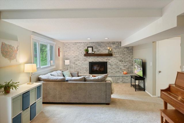 8944 Darnel Road, Eden Prairie, MN 55347