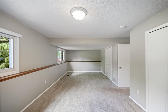 8944 Darnel Road, Eden Prairie, MN 55347