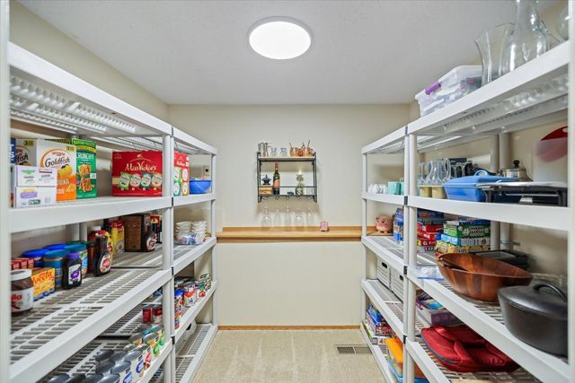 8944 Darnel Road, Eden Prairie, MN 55347