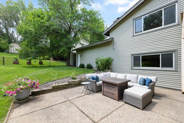 8944 Darnel Road, Eden Prairie, MN 55347