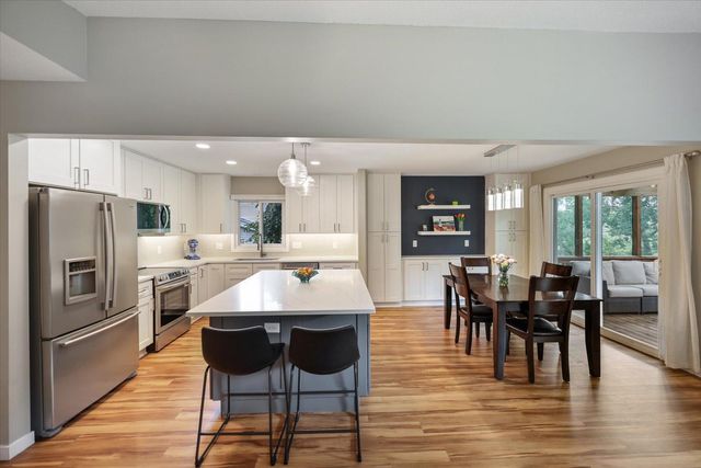 8944 Darnel Road, Eden Prairie, MN 55347