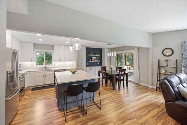 8944 Darnel Road, Eden Prairie, MN 55347