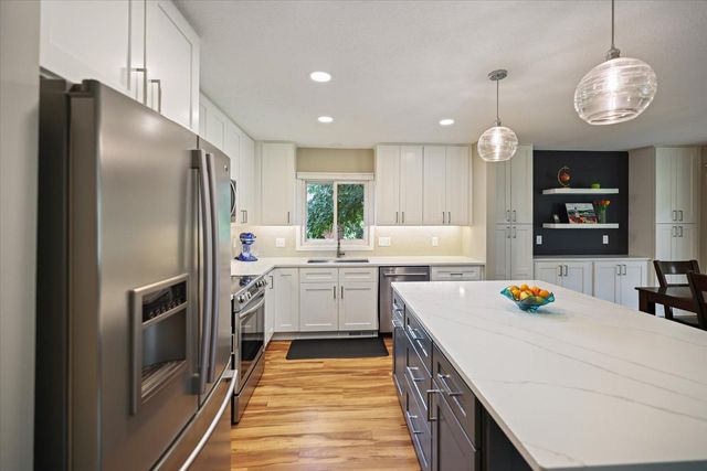 8944 Darnel Road, Eden Prairie, MN 55347
