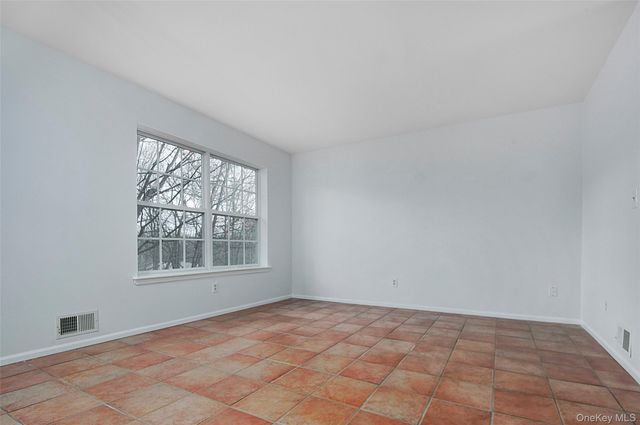 14 Woodbine Drive, Highland Mills, NY 10930