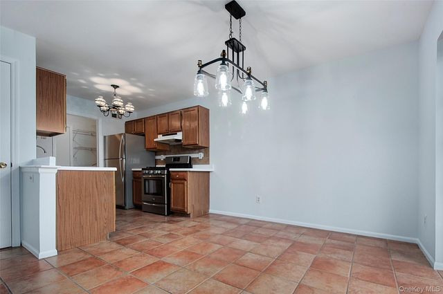 14 Woodbine Drive, Highland Mills, NY 10930