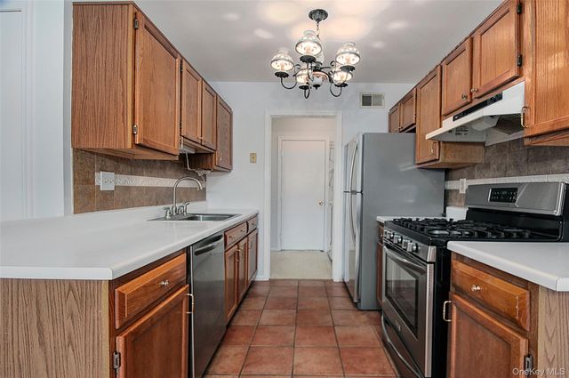 14 Woodbine Drive, Highland Mills, NY 10930