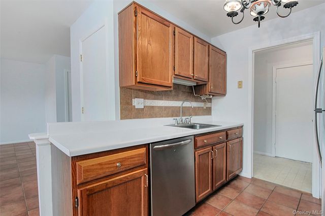 14 Woodbine Drive, Highland Mills, NY 10930