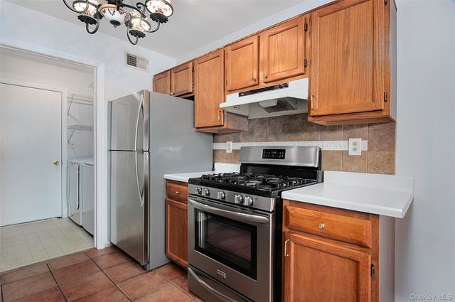 14 Woodbine Drive, Highland Mills, NY 10930