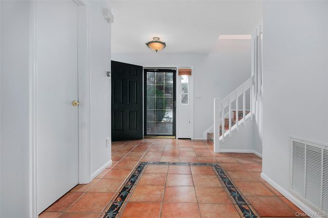 14 Woodbine Drive, Highland Mills, NY 10930