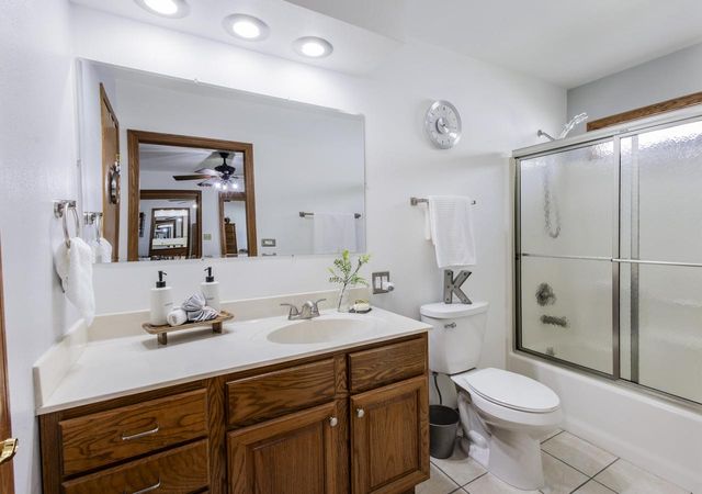 33197 S Lakeshore DRIVE, Burlington, WI 53105