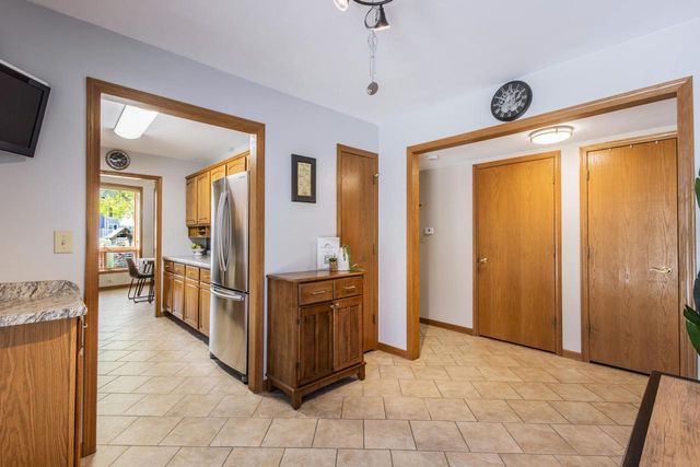 33197 S Lakeshore DRIVE, Burlington, WI 53105