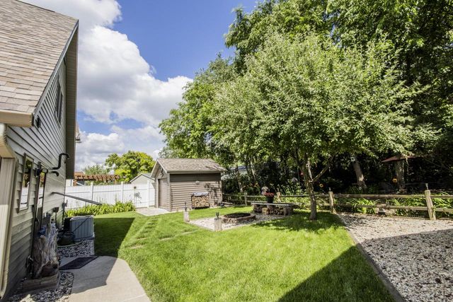 33197 S Lakeshore DRIVE, Burlington, WI 53105