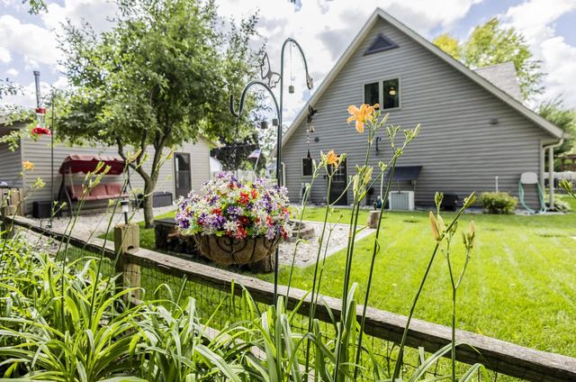 33197 S Lakeshore DRIVE, Burlington, WI 53105