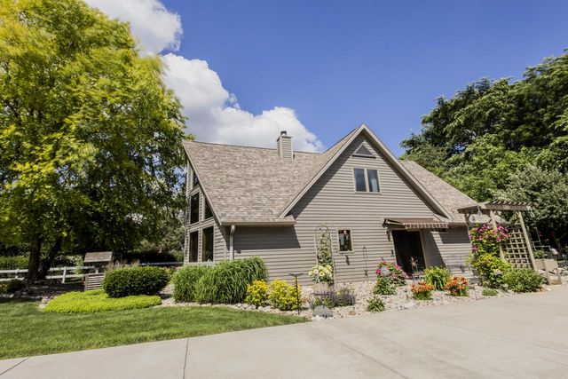 33197 S Lakeshore DRIVE, Burlington, WI 53105