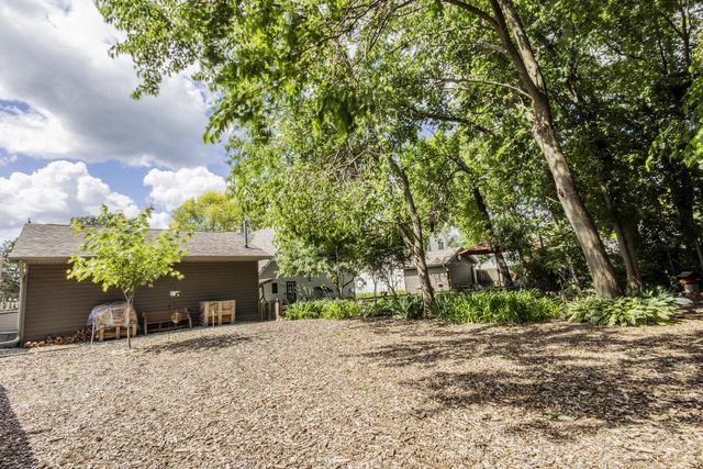 33197 S Lakeshore DRIVE, Burlington, WI 53105