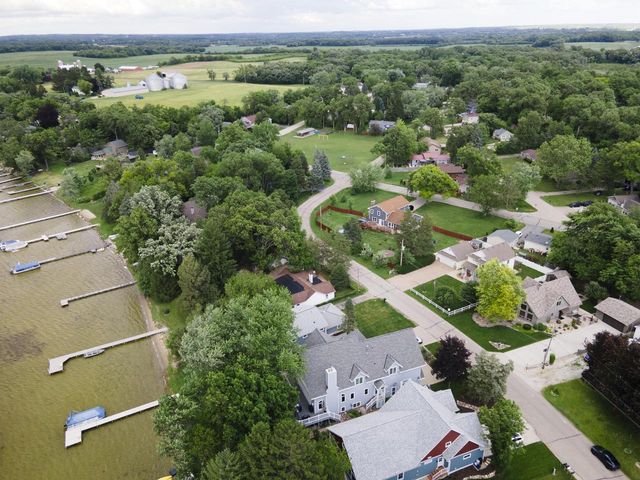 33197 S Lakeshore DRIVE, Burlington, WI 53105