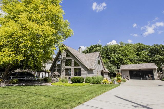 33197 S Lakeshore DRIVE, Burlington, WI 53105
