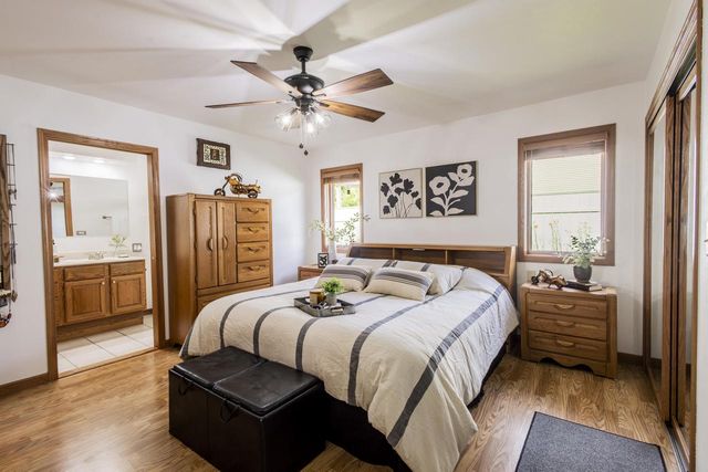33197 S Lakeshore DRIVE, Burlington, WI 53105
