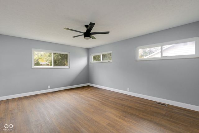 2001 W Woodmont Drive, Muncie, IN 47304