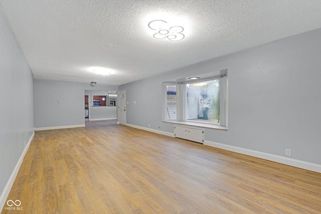 2001 W Woodmont Drive, Muncie, IN 47304