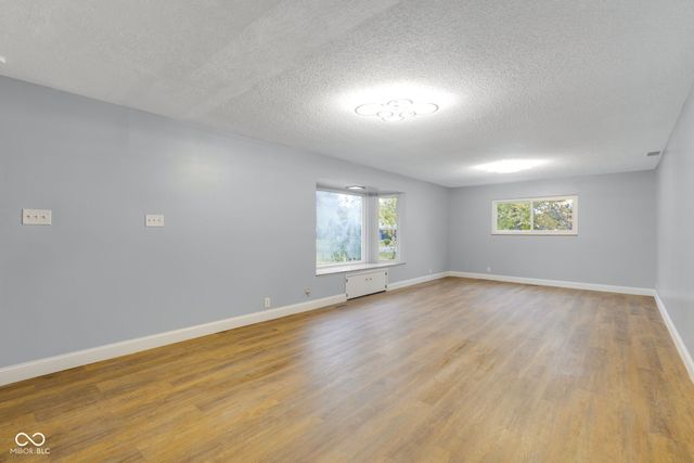 2001 W Woodmont Drive, Muncie, IN 47304