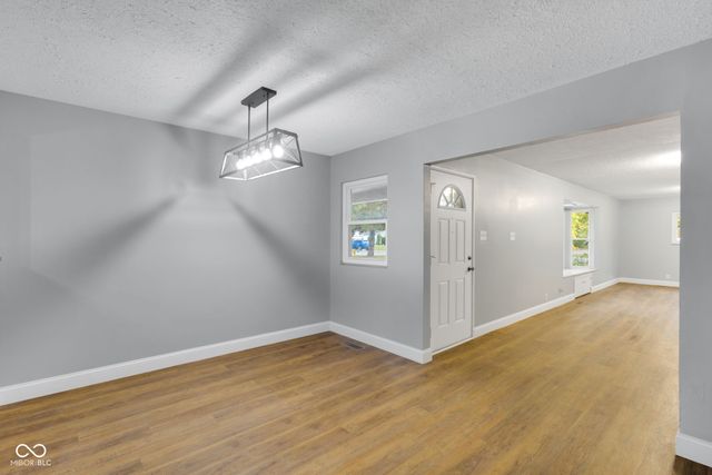 2001 W Woodmont Drive, Muncie, IN 47304